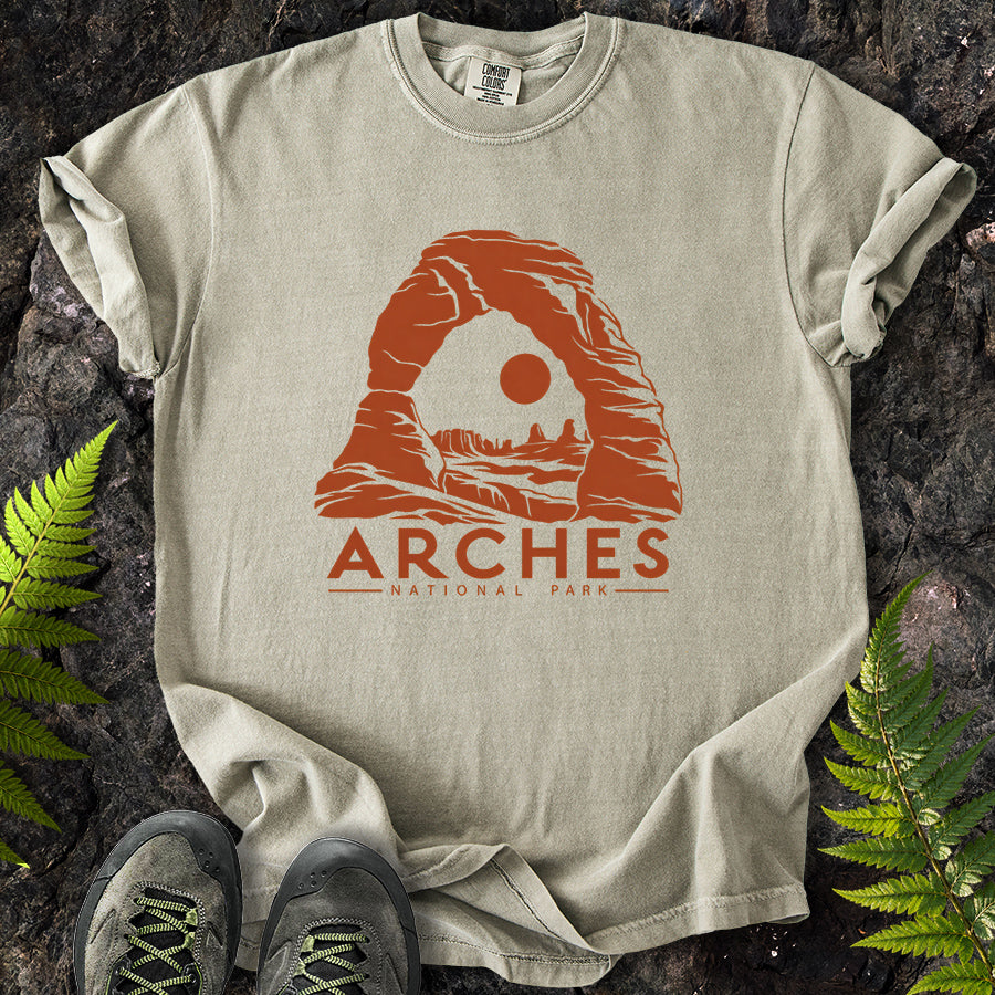 Delicate Arch Silhouette T-Shirt